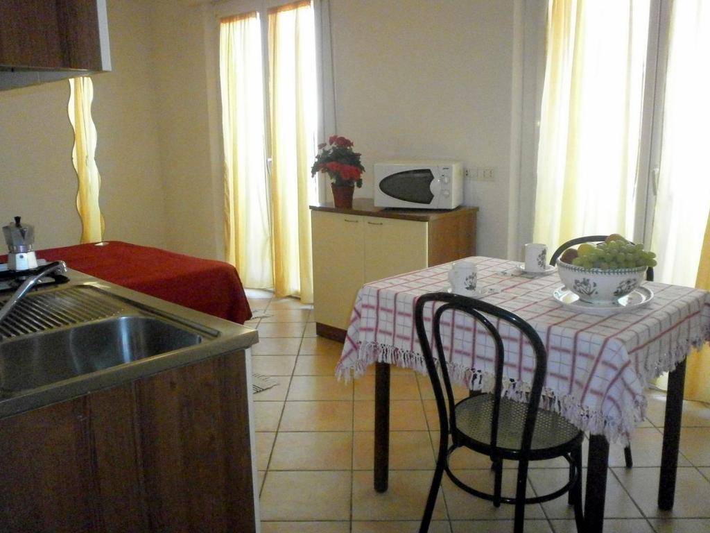 Residence Carioca Ρίμινι Δωμάτιο φωτογραφία