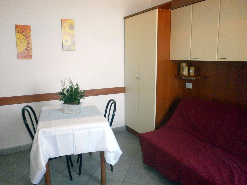 Residence Carioca Ρίμινι Δωμάτιο φωτογραφία